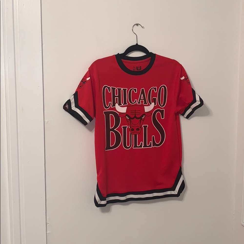 *MAKE AN OFFER* Chicago Bulls Shooting Shirt